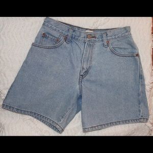 Levi's Shorts - Vintage Levi’s 550 Denim Shorts Size 6 Levi's Shorts - Vintage Levi’s 550 Denim Shorts Size 6